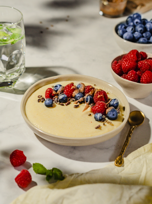 Veganer Protein-Grieß-Pudding: Cremiges Frühstück mit tollen Nährwerten