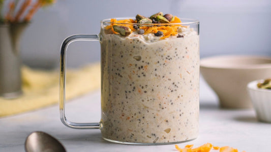 Overnight Oats mit Karotte und Apfel im Glas