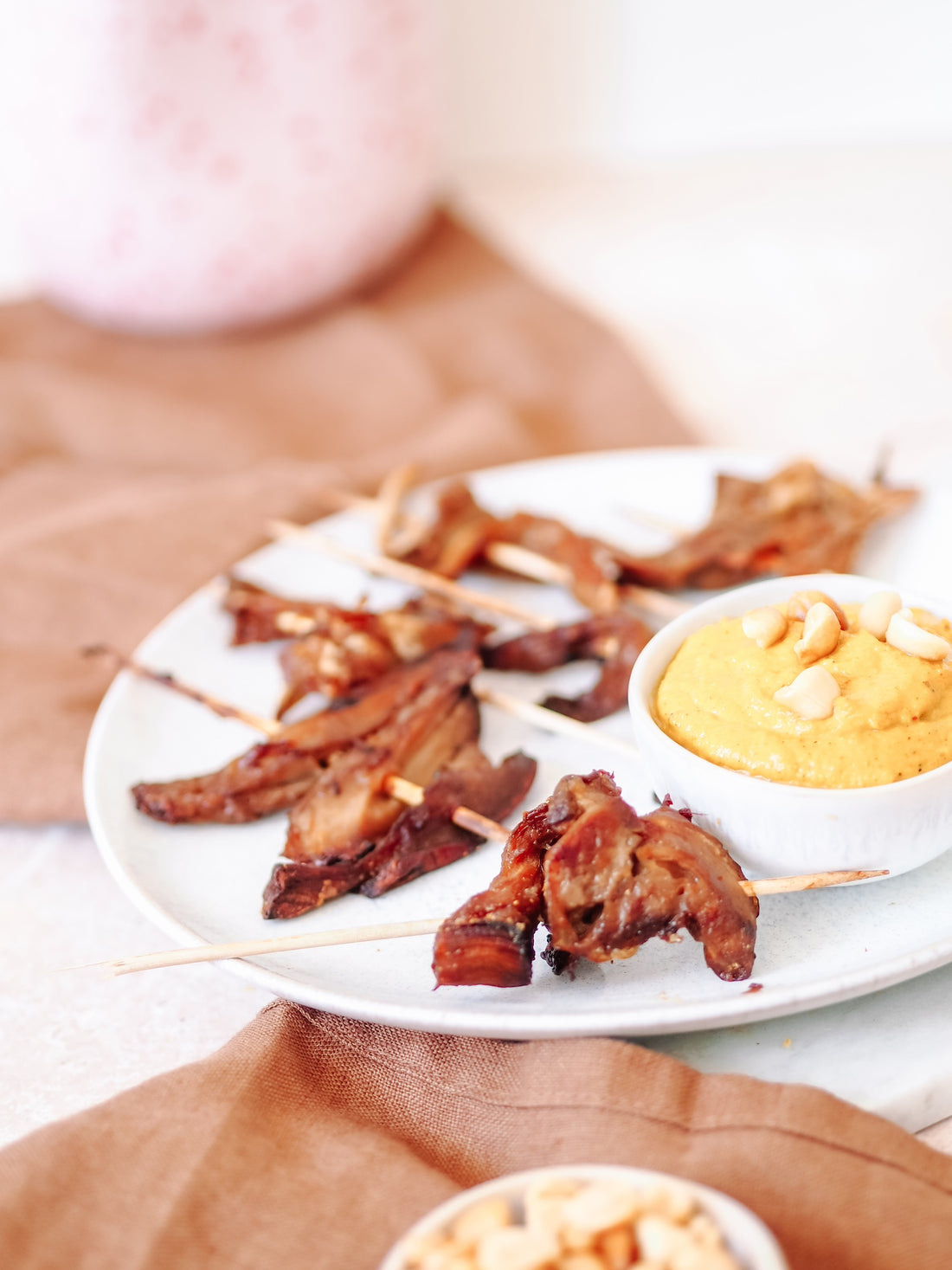 Einfaches Rezept für Satè Spieße aus Austernpilzen - Ideal für Veganer:innen