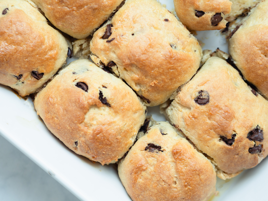 Vegane Schokobrötchen: Saftig, schokoladig und schnell gebacken!
