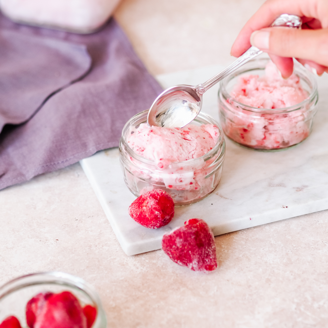 Erdbeereis aus Aquafaba: Ein Veganes Eis-Rezept zum Verlieben
